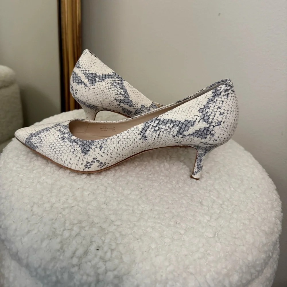 NEW Cole Haan Vesta White and Gray Snakeskin pointy toe heels